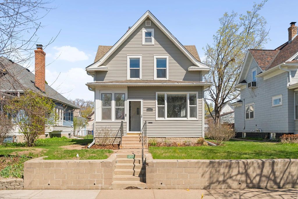Photo of 1355 Charles Avenue, Saint Paul, MN 55104 (MLS # 7052716)