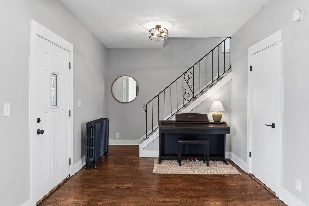 Photo of 1355 Charles Avenue, Saint Paul, MN 55104 (MLS # 7052716)