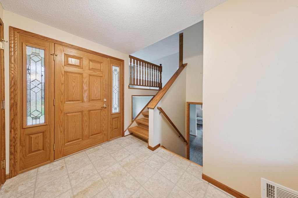 Photo of 1781 Serpentine Drive, Eagan, MN 55122 (MLS # 6821569)