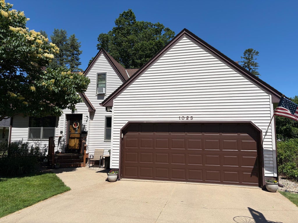 Photo of 1025 3rd Avenue S, Saint James, MN 56081 (MLS # 7093125)