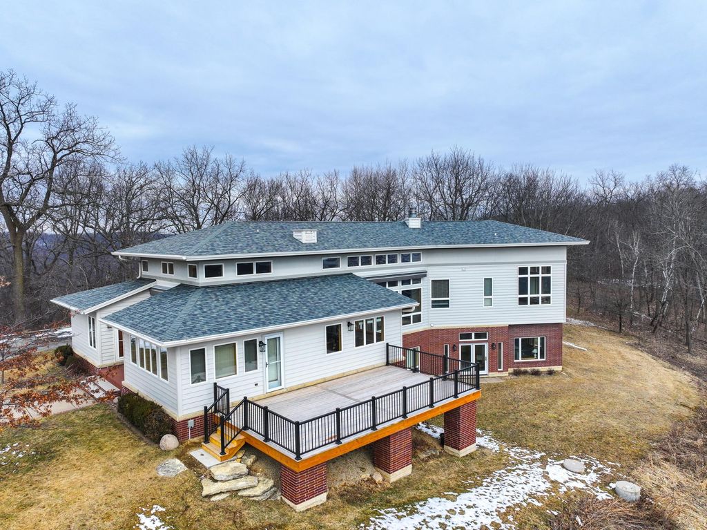 Photo of 46180 Oak Hill Drive, La Crescent, MN 55947 (MLS # 7031848)