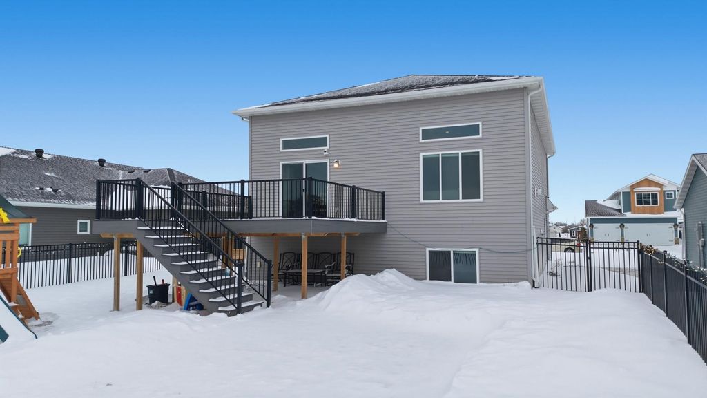 Photo of 413 Hampton Drive W, Moorhead, MN 56560 (MLS # 7003357)