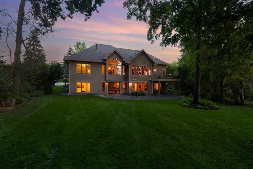 Photo of 2180 Crestview Drive, Excelsior, MN 55331 (MLS # 7132576)