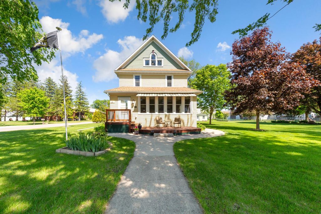Photo of 580 6th Street, Lafayette, MN 56054 (MLS # 7080328)
