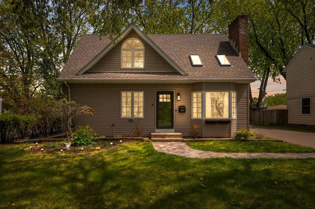 Photo of 1834 Holton Street, Falcon Heights, MN 55113 (MLS # 7070723)