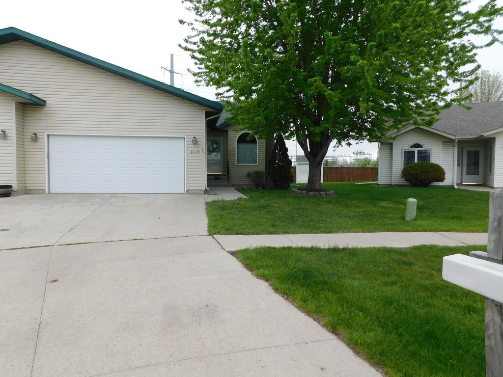 Photo of 840 Lakeridge Place, West Fargo, ND 58078 (MLS # 7075889)