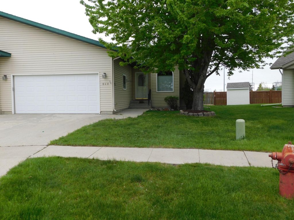 Photo of 840 Lakeridge Place, West Fargo, ND 58078 (MLS # 7075889)