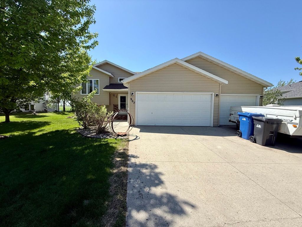 Photo of 907 11th Avenue SE, Barnesville, MN 56514 (MLS # 7081477)