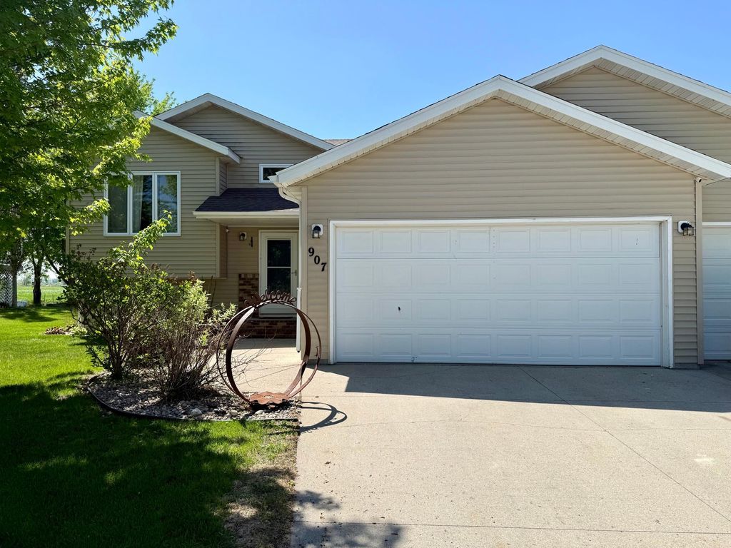 Photo of 907 11th Avenue SE, Barnesville, MN 56514 (MLS # 7081477)