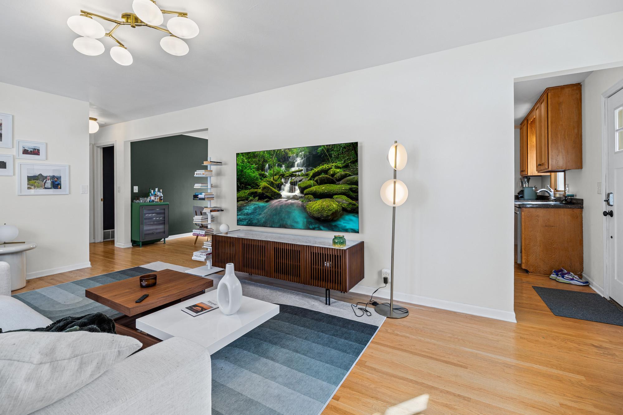 1617 Dakota Avenue S