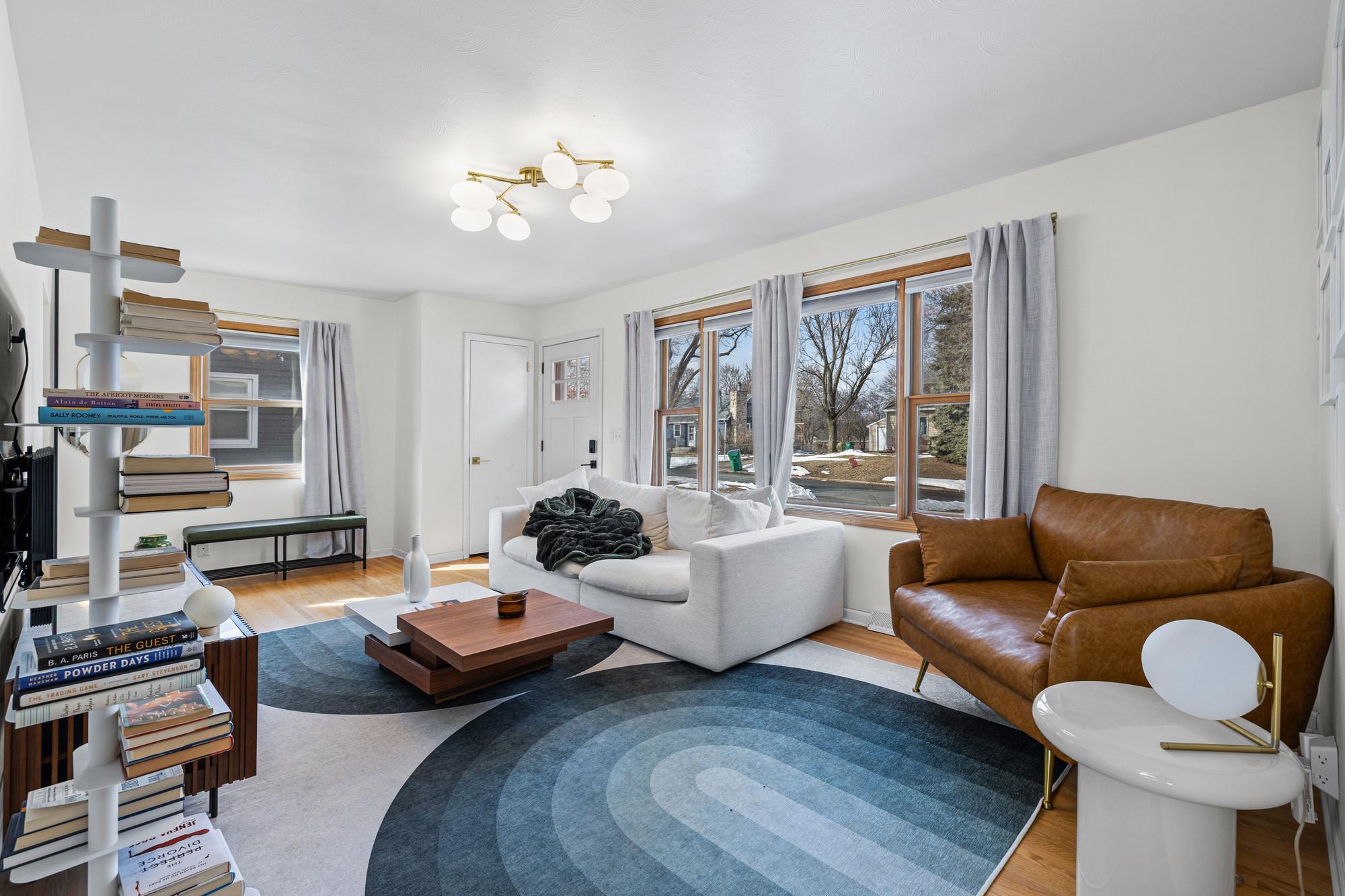 1617 Dakota Avenue S