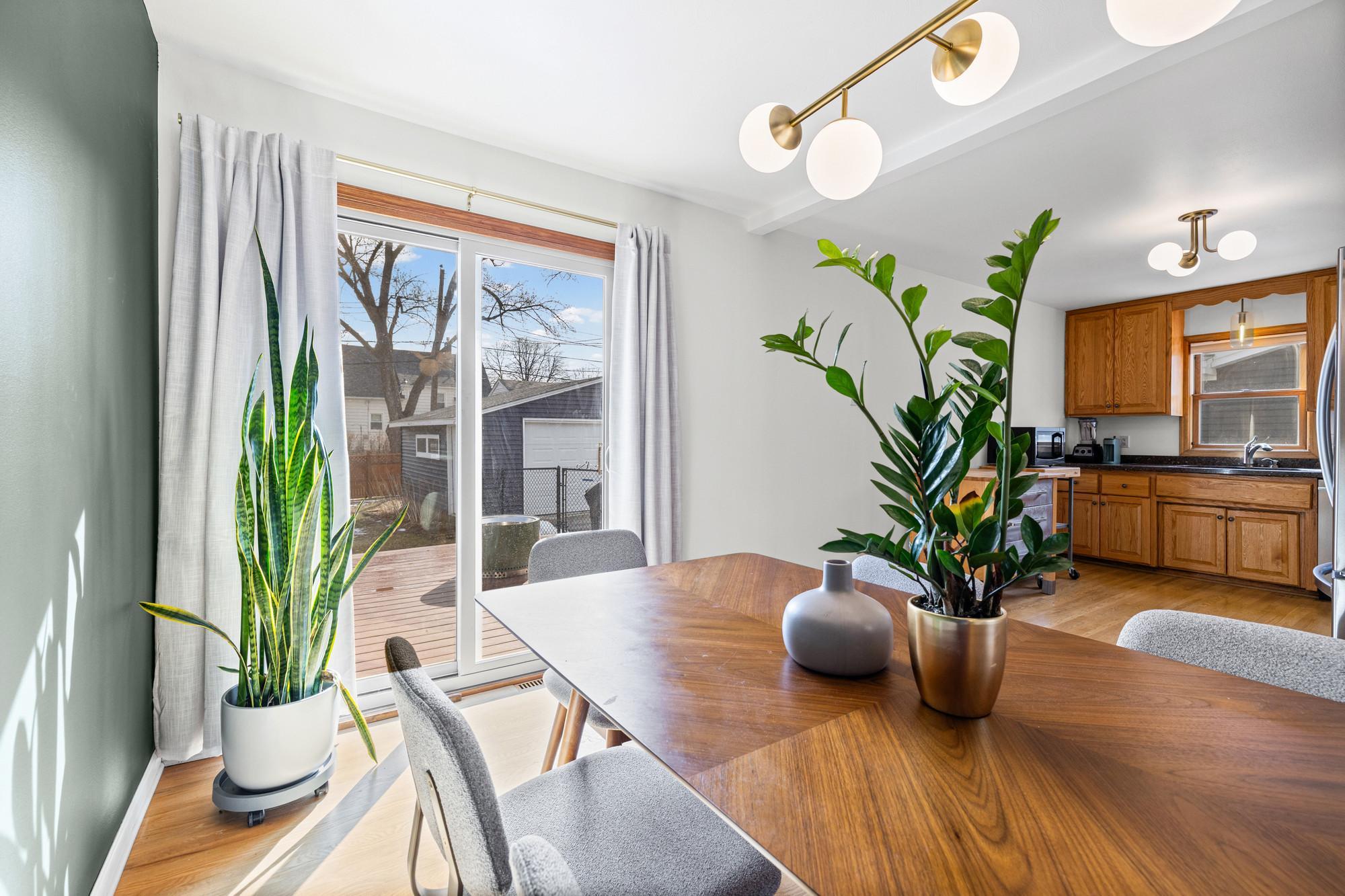 1617 Dakota Avenue S