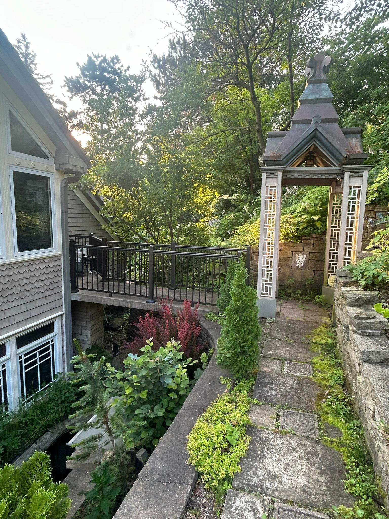 53 W Lake Boulevard