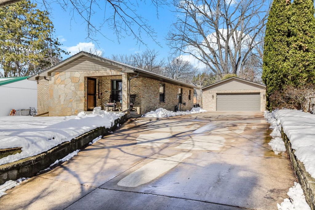 Photo of 103 Greenwood Street, Mahtomedi, MN 55115 (MLS # 7032735)