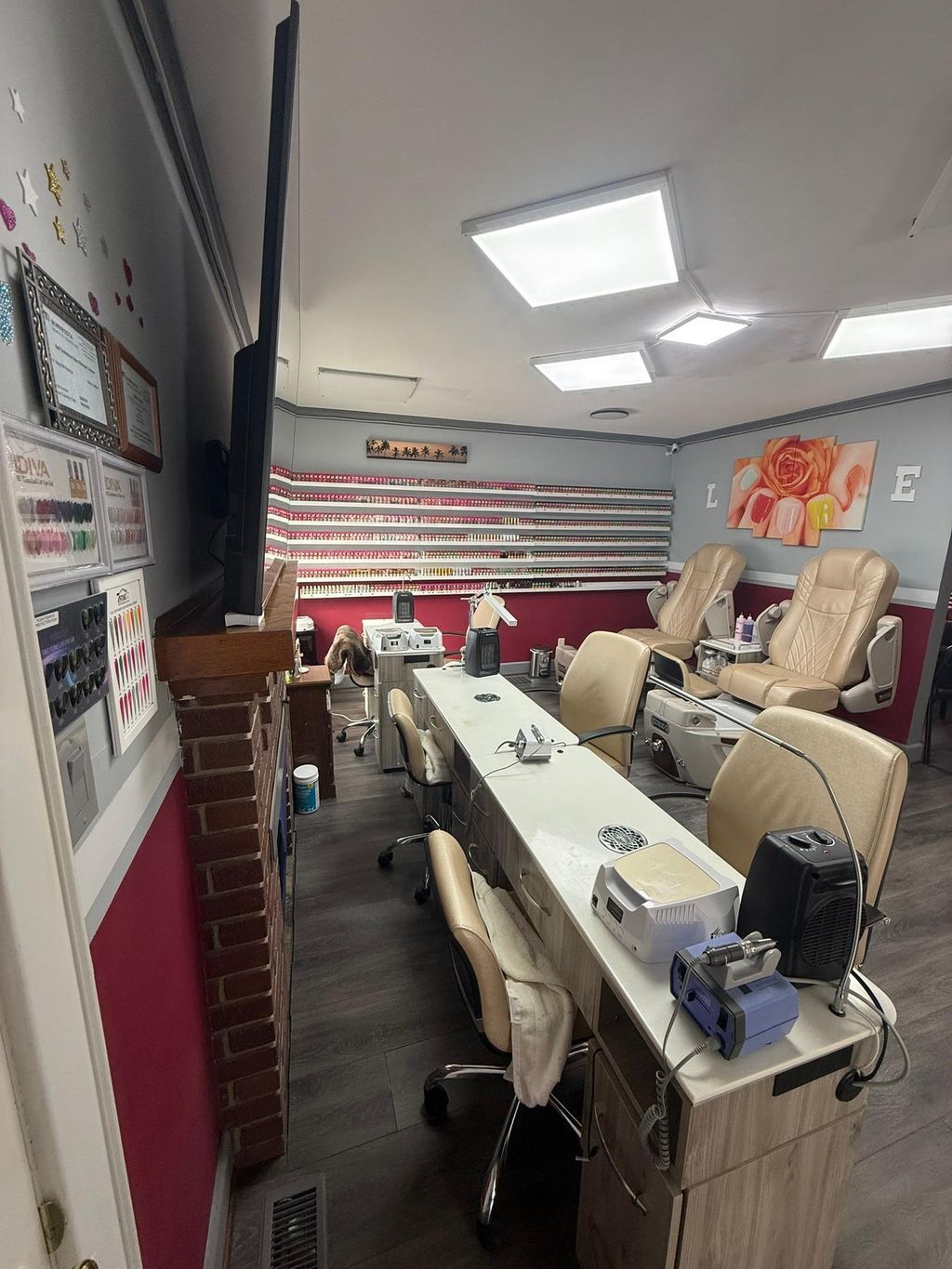 Photo of 808 W Oakland Avenue, Austin, MN 55912 (MLS # 7044637)