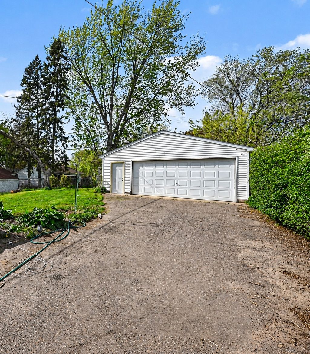 Photo of 2111 Fremont Avenue E, Saint Paul, MN 55119 (MLS # 7081987)