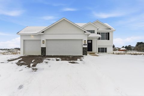 Photo of 1316 Woods Road NE, Isanti, MN 55040 (MLS # 7031601)