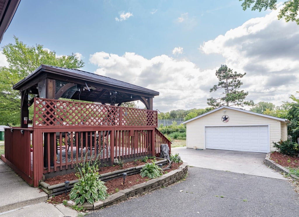 Photo of 672 Maryland Avenue W, Saint Paul, MN 55117 (MLS # 7132128)