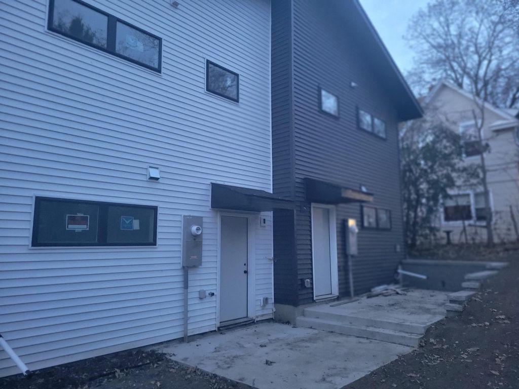 Photo of 810 Atlantic Street, Saint Paul, MN 55106 (MLS # 7026213)