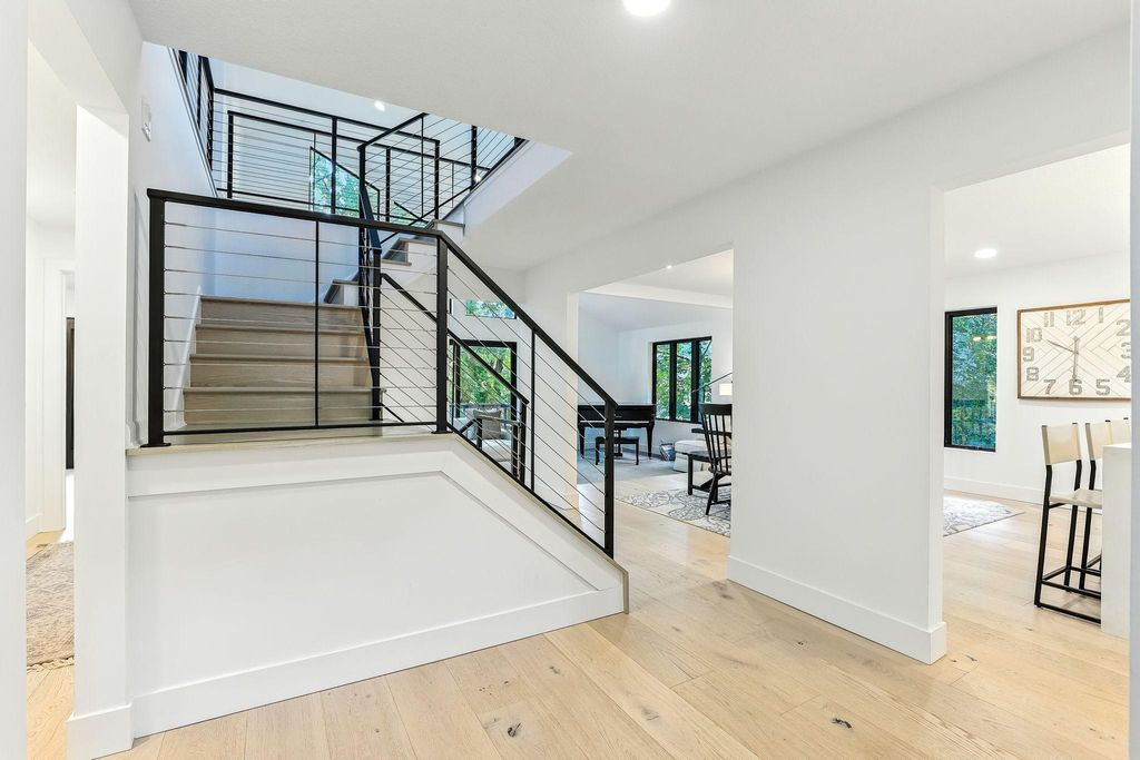 Photo of 3 Crescent St ST, Wayzata, MN 55391 (MLS # 7075077)