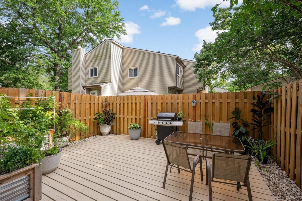 Photo of 1539 Greenwood Court N, Eagan, MN 55122 (MLS # 7113882)
