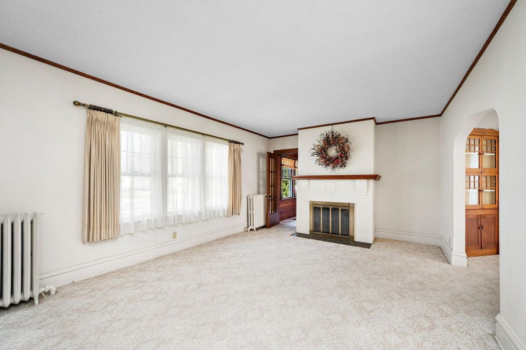 Photo of 2112 Carroll Avenue, Saint Paul, MN 55104 (MLS # 7058102)