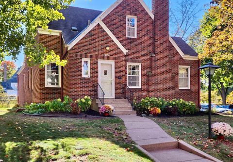 1756 Eleanor Avenue Saint Paul MN 55116