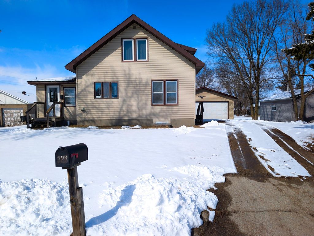 Photo of 323 3rd Avenue NW, Perham, MN 56573 (MLS # 7035542)