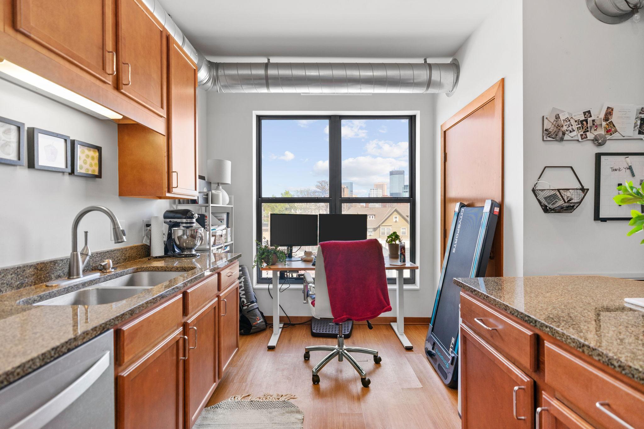 15 E Franklin Avenue 320