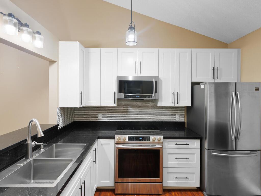 7605 Edinborough Way 6314
