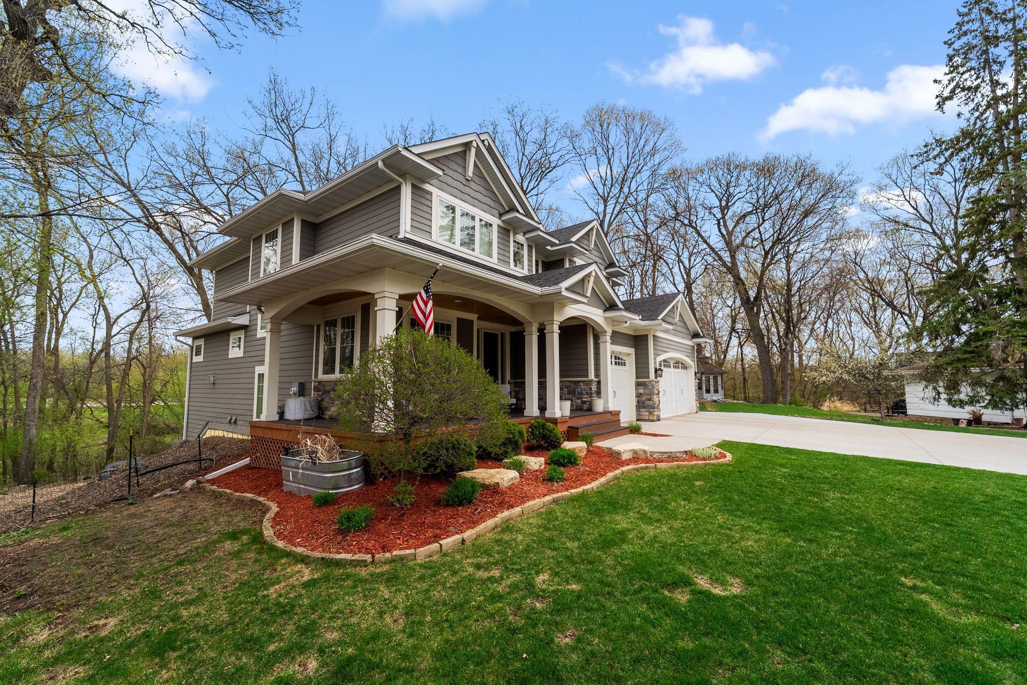 297 Glenbrook Road N