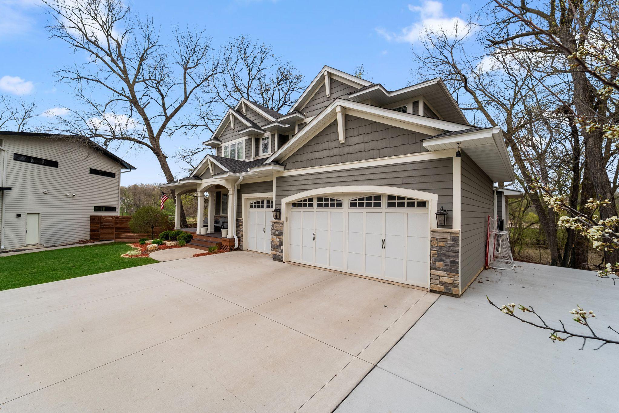 297 Glenbrook Road N