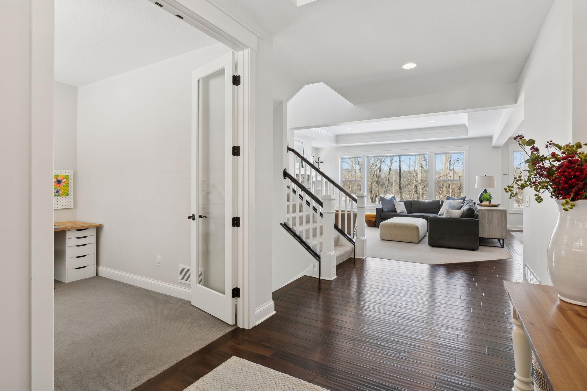 297 Glenbrook Road N