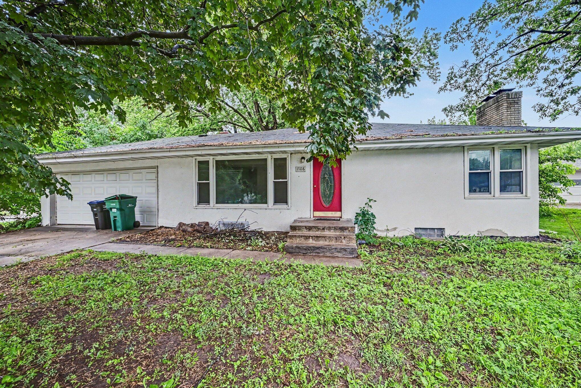 1708 Lydia Avenue W