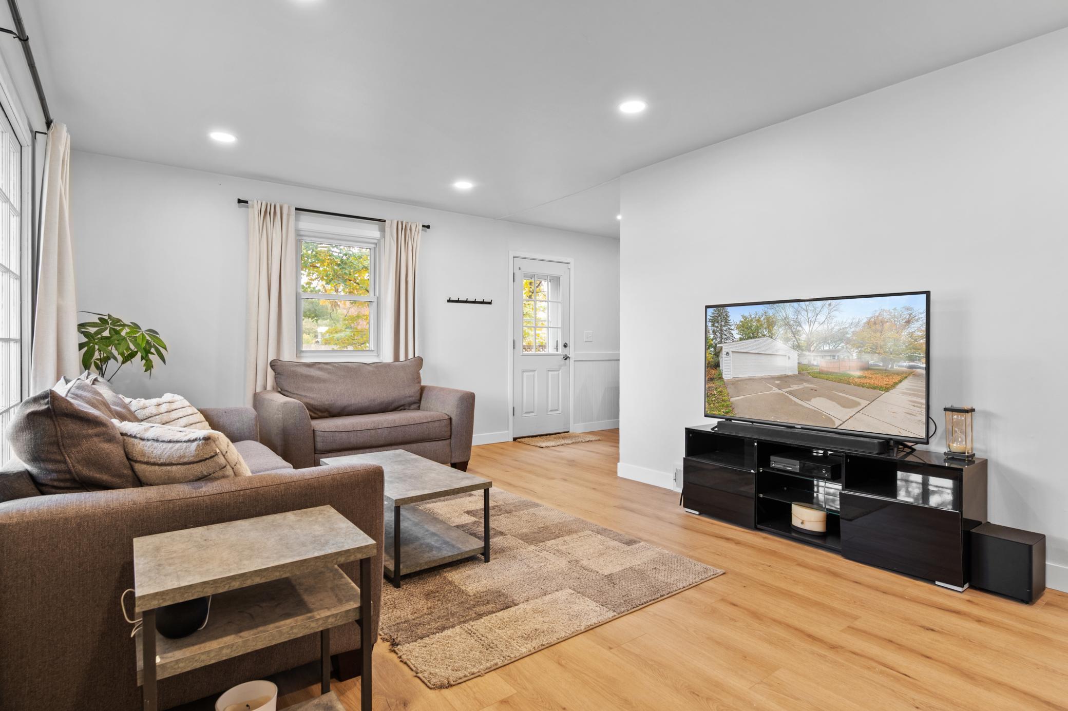 7601 Elliot Avenue S