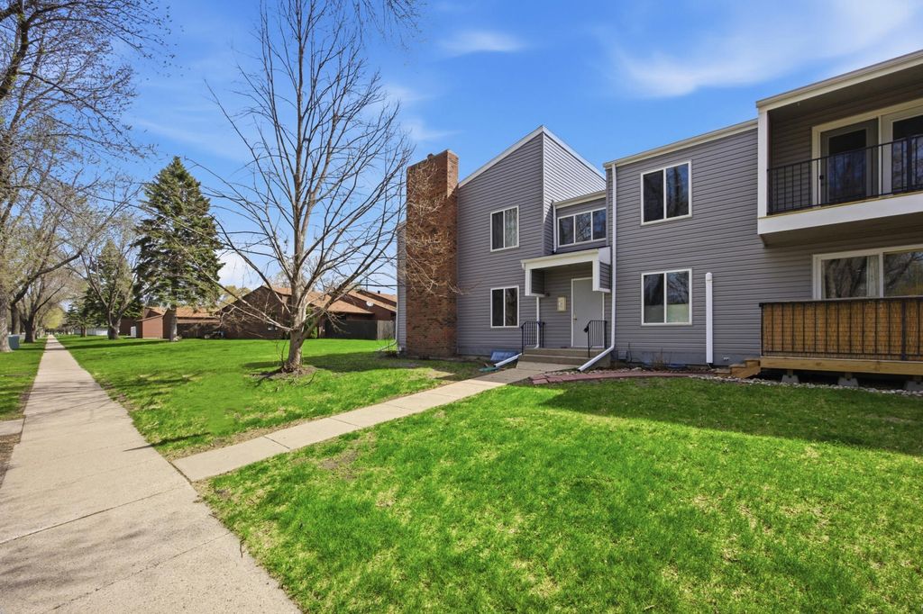 Photo of 2440 15th Street S #B104, Fargo, ND 58103 (MLS # 6741156)