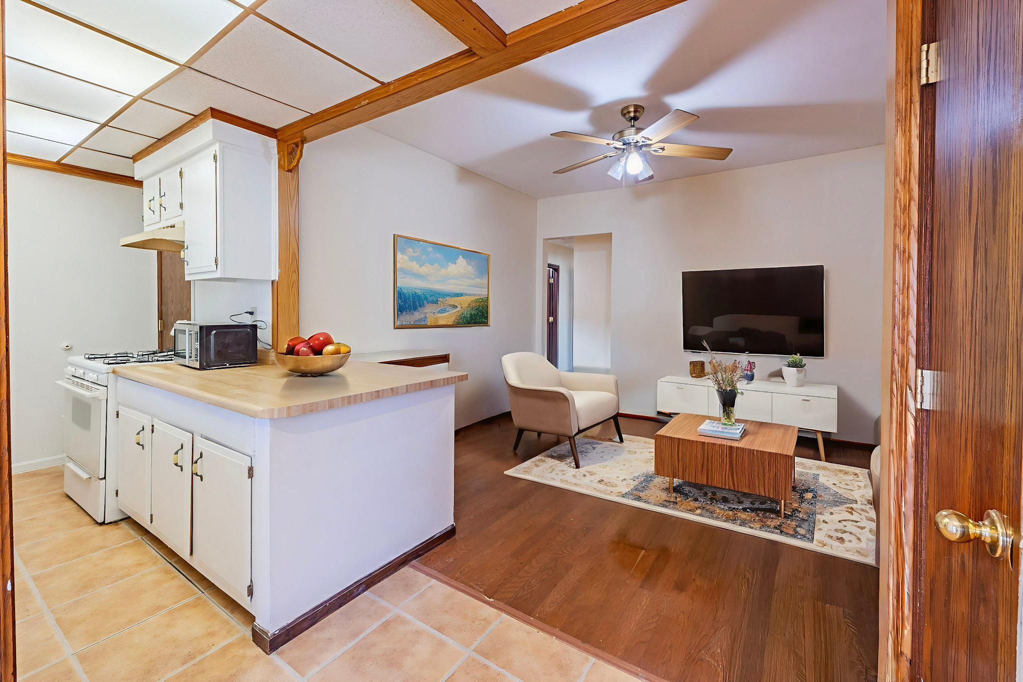 3905 Reservoir Boulevard