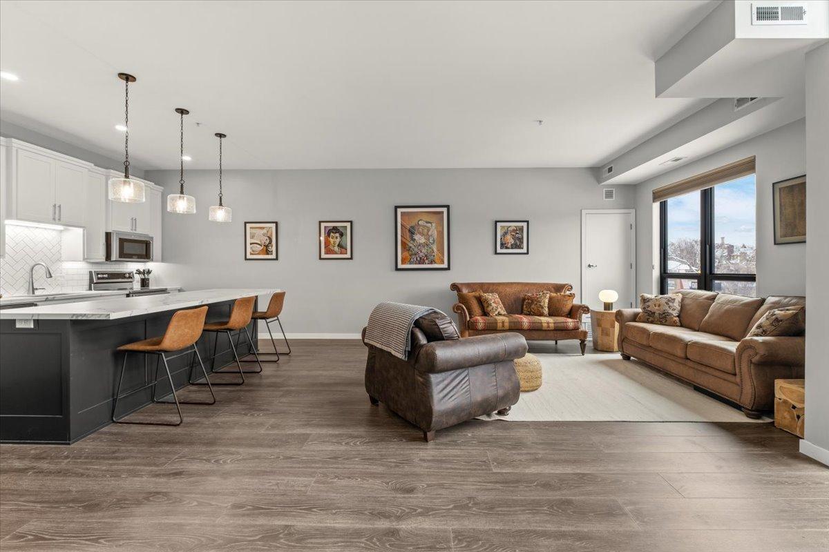 9 W Franklin Avenue 308