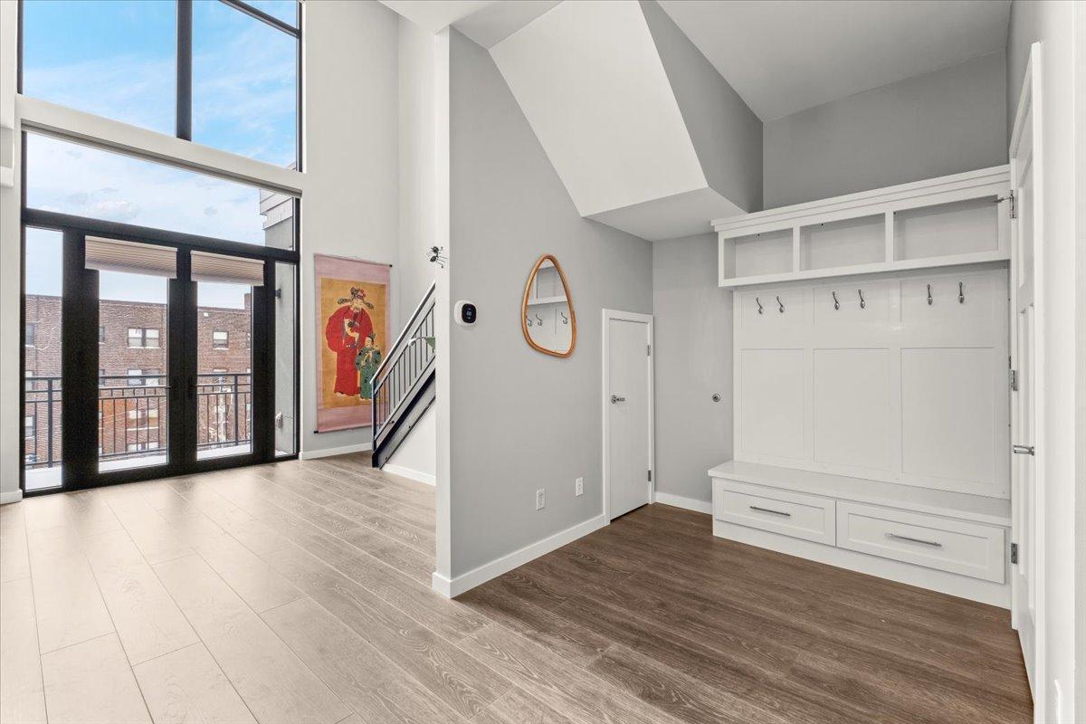 9 W Franklin Avenue 308