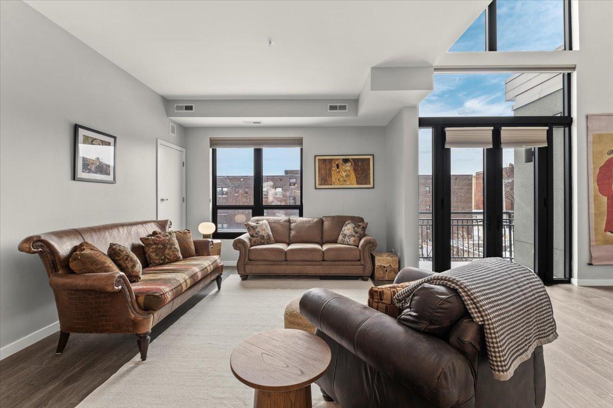 9 W Franklin Avenue 308