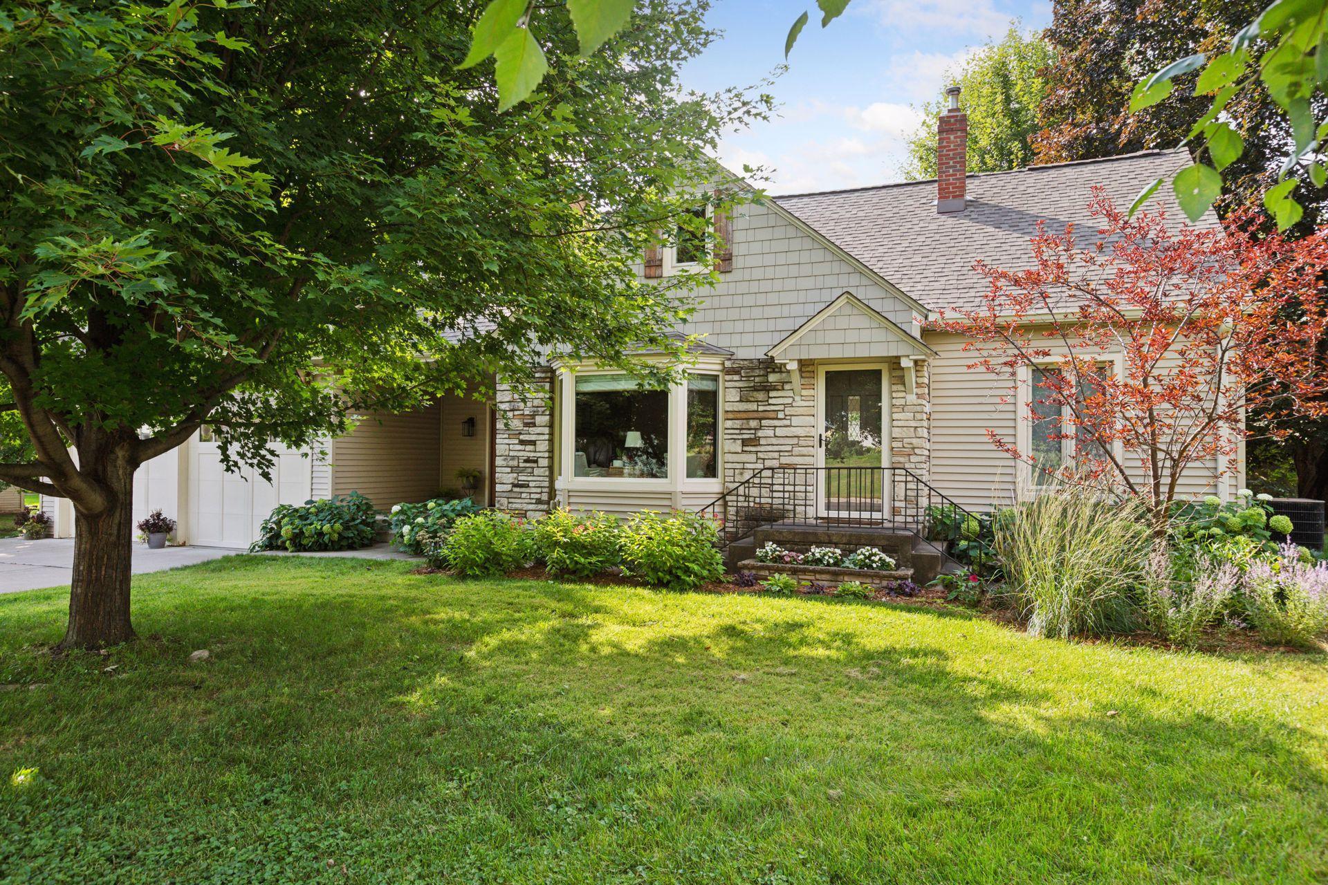 5605 Woodstock Avenue