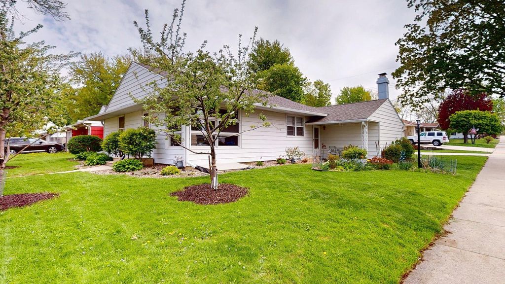 Photo of 1002 13th Avenue NW, Rochester, MN 55901 (MLS # 7069406)