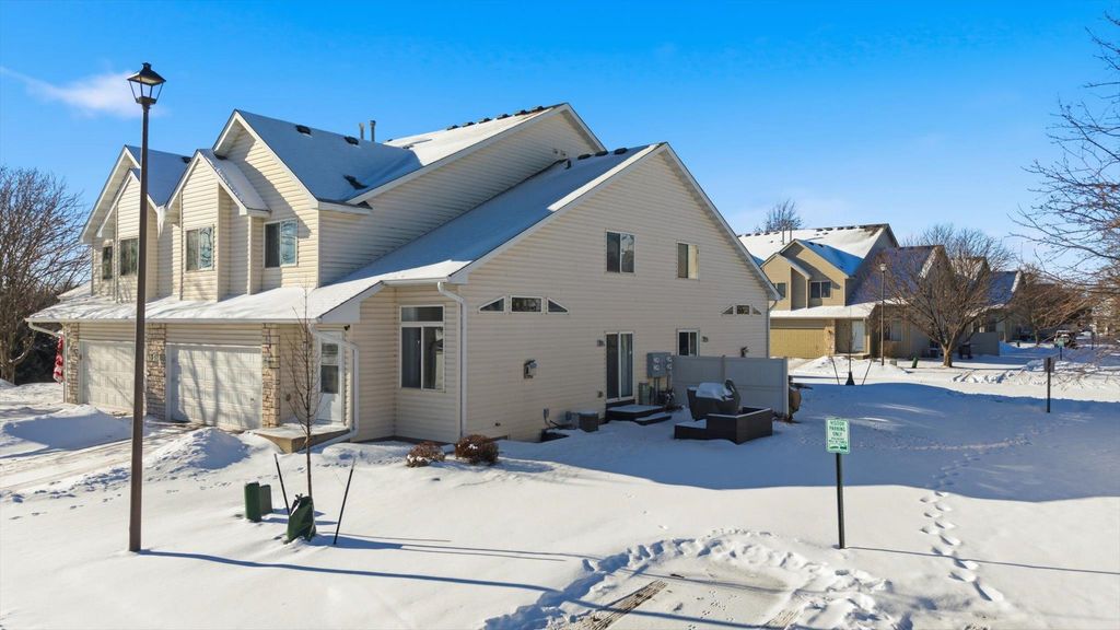 Photo of 1672 Bedford Lane, Shakopee, MN 55379 (MLS # 7008009)