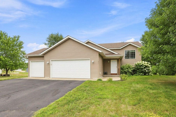 Photo 1 of 30 — 260 Chatter Circle NE, Kimball, MN 55353