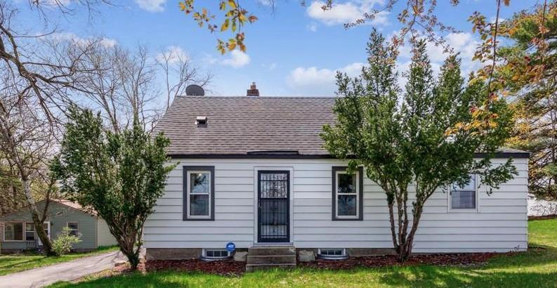 1612 County Road C E