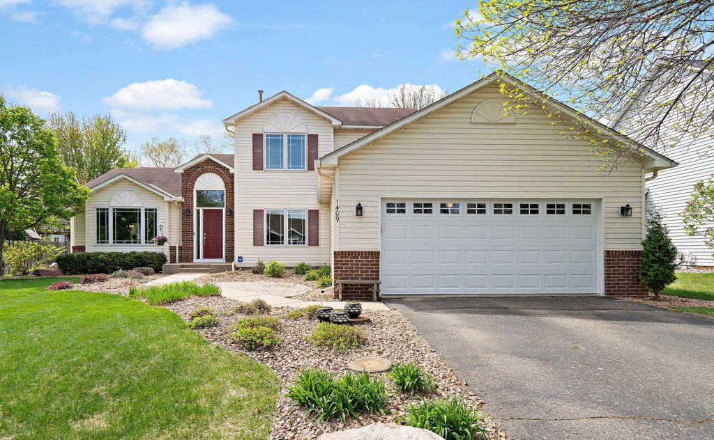Photo of 1409 Earle Way, Burnsville, MN 55306 (MLS # 7061416)