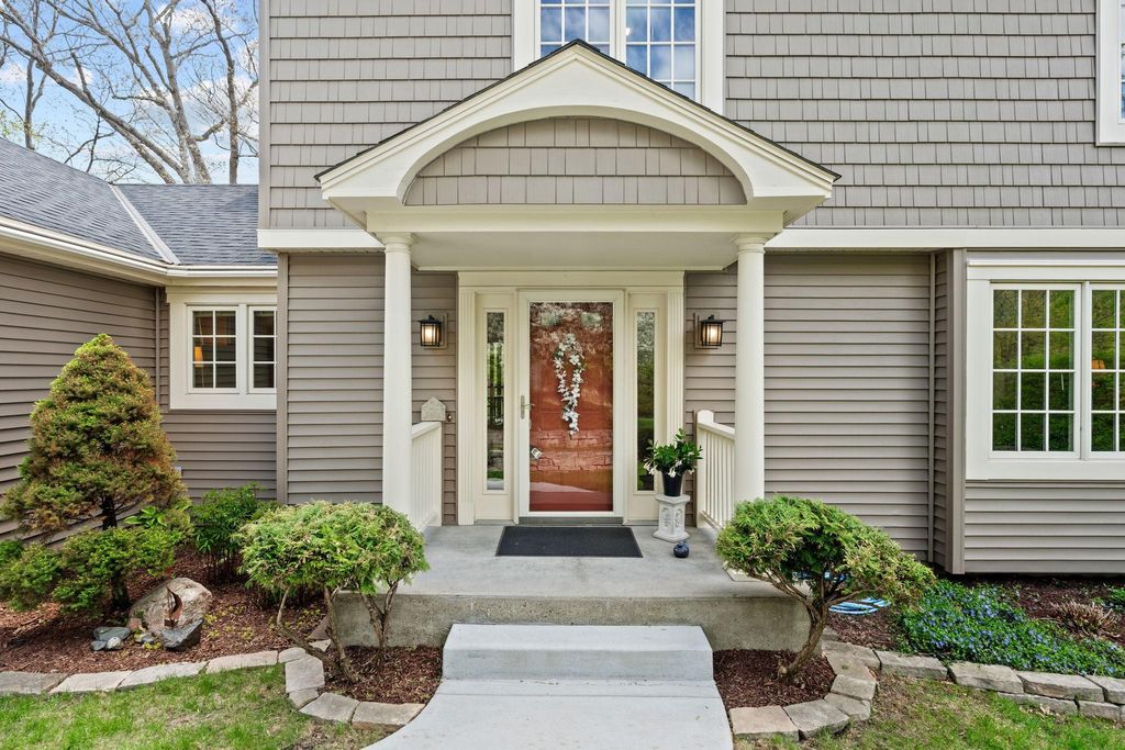 Photo of 15005 Ironwood Court, Eden Prairie, MN 55346 (MLS # 7071511)