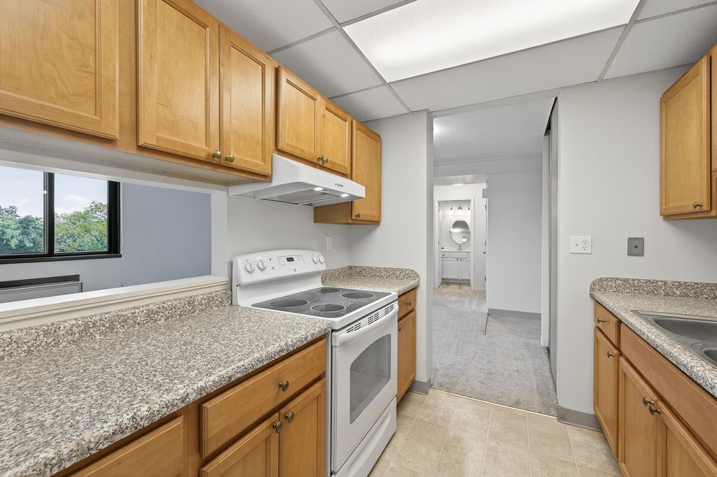 Photo of 1181 Edgcumbe Road #308, Saint Paul, MN 55105 (MLS # 7046867)