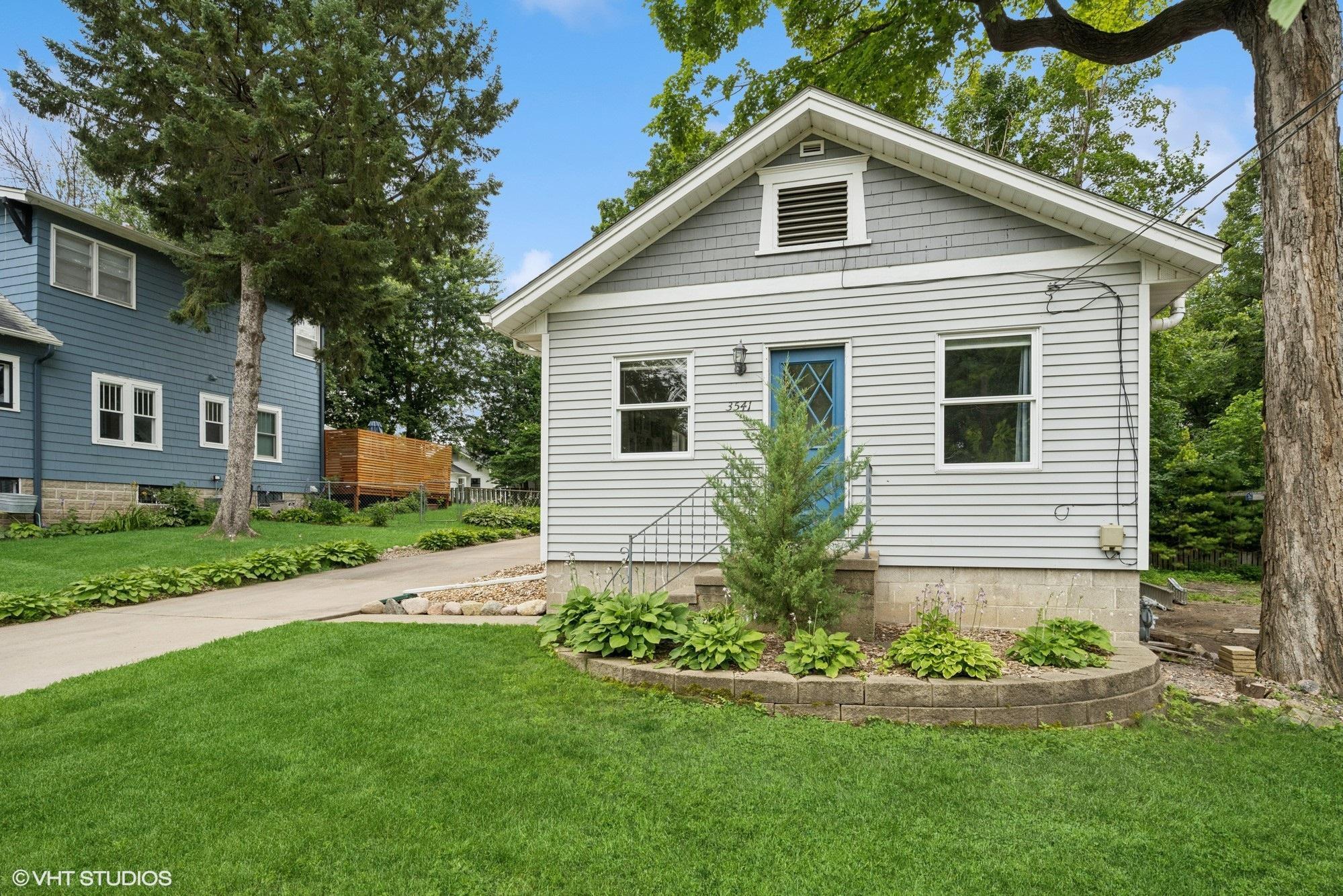 3541 Livingston Avenue