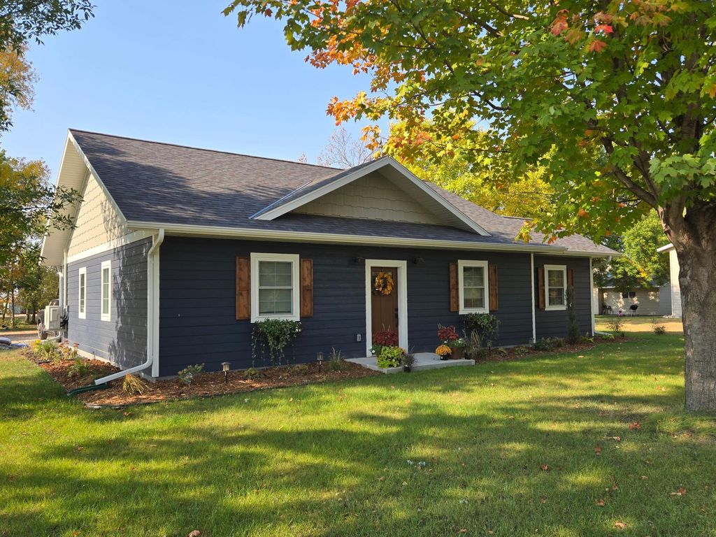 Photo of 446 Pacific Avenue, Hancock, MN 56244 (MLS # 6684947)